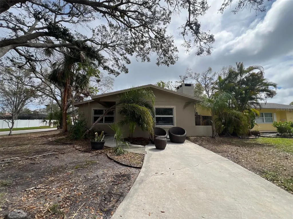 4247 Helena Street NE St Petersburg FL 33703