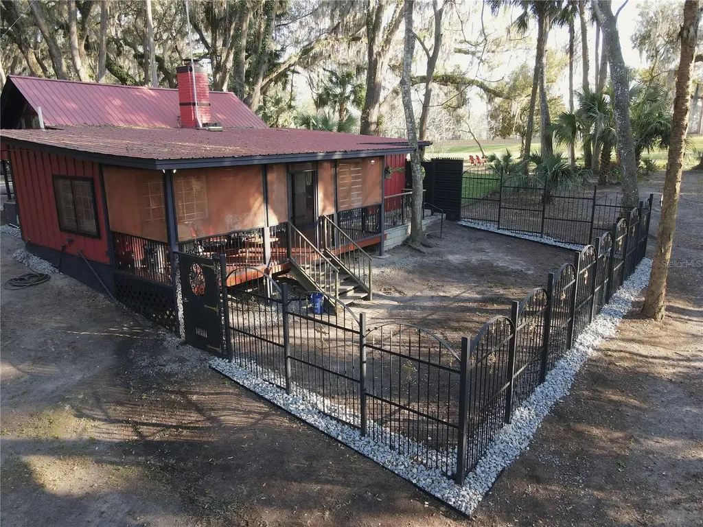 1302 SE Wacahoota Road Micanopy FL 32667