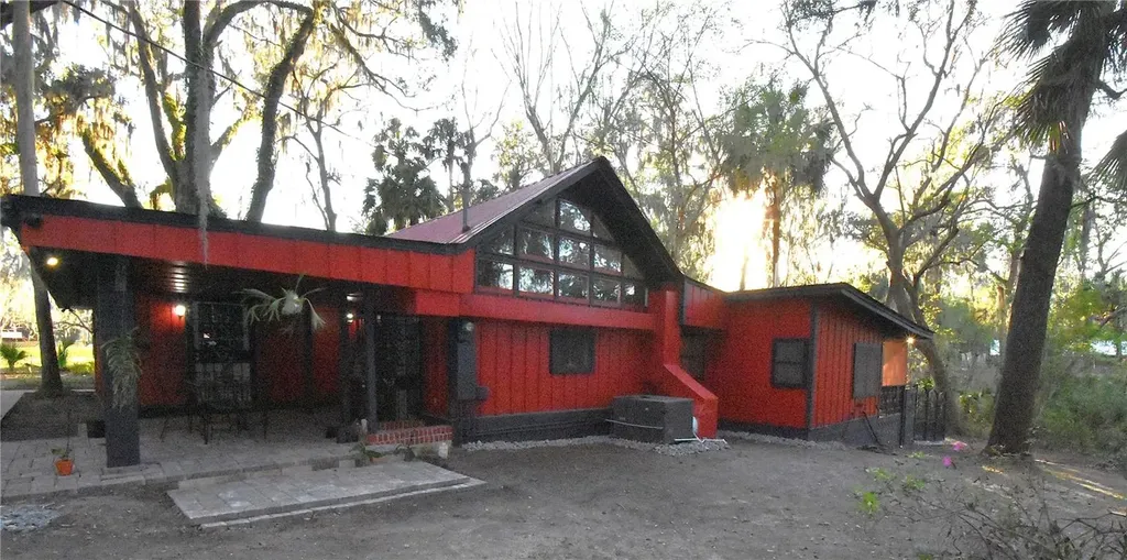 1302 SE Wacahoota Road Micanopy FL 32667