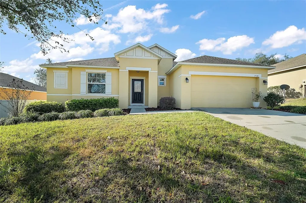 7528 Park Hill Avenue Leesburg FL 34748