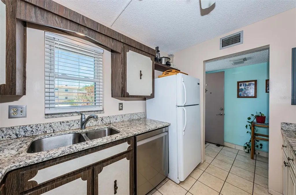 7405 Bay Island Drive S South Pasadena FL 33707