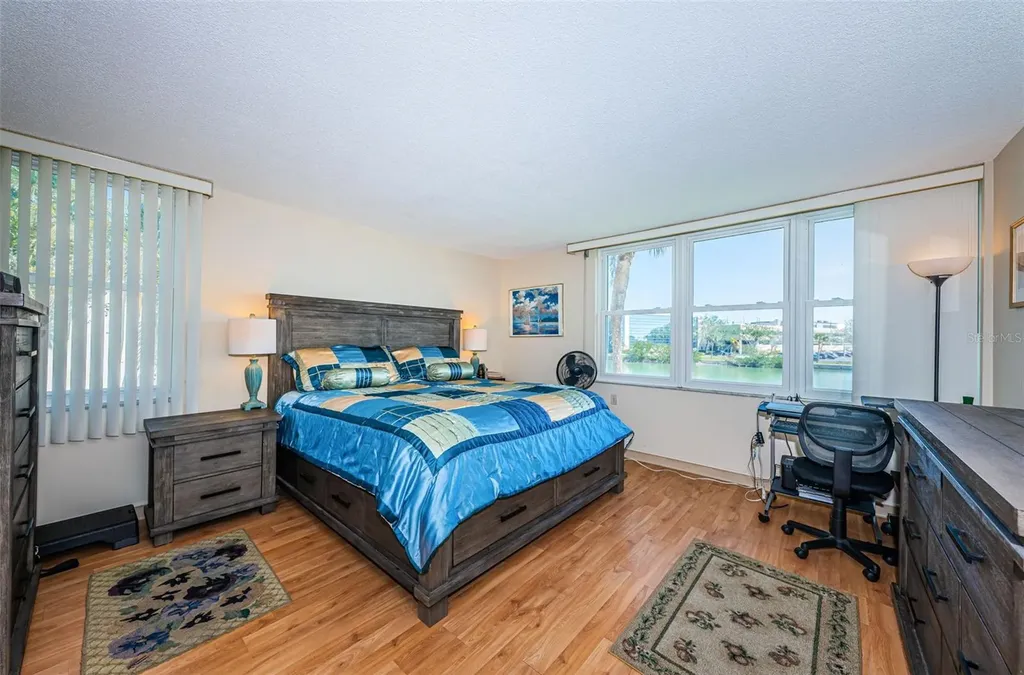 7405 Bay Island Drive S South Pasadena FL 33707