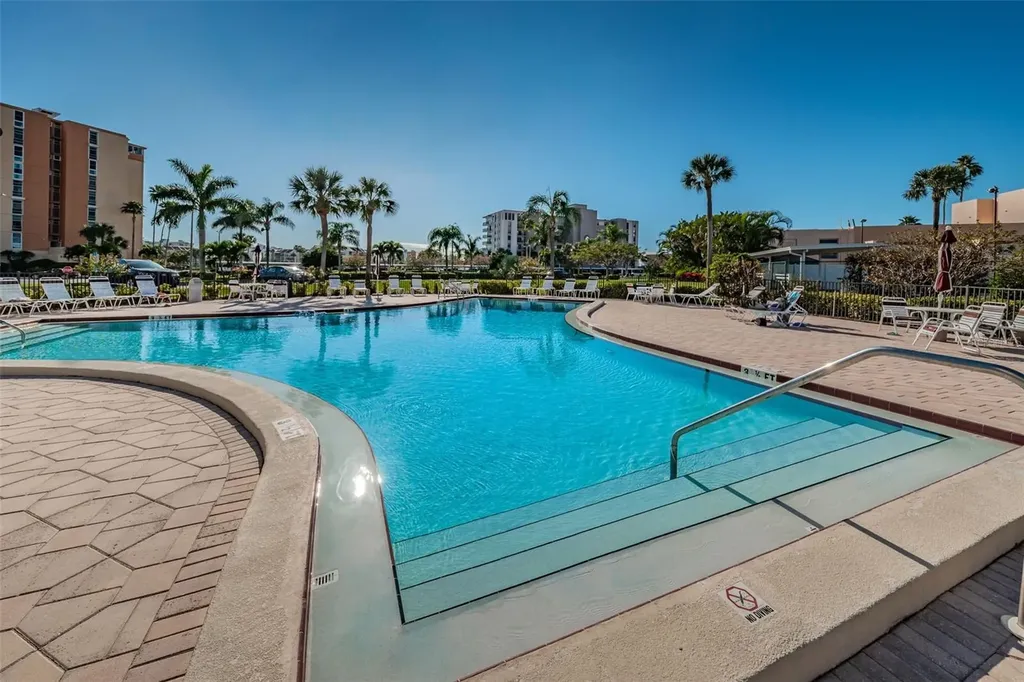 7405 Bay Island Drive S South Pasadena FL 33707
