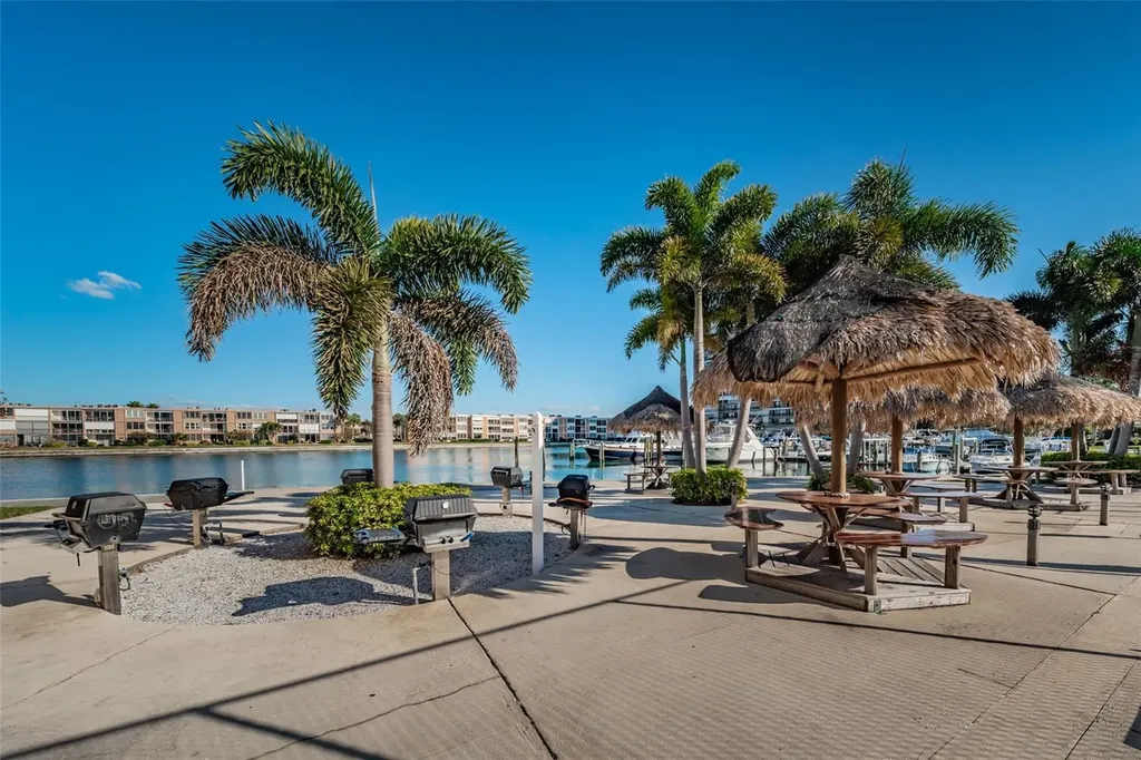 7405 Bay Island Drive S South Pasadena FL 33707
