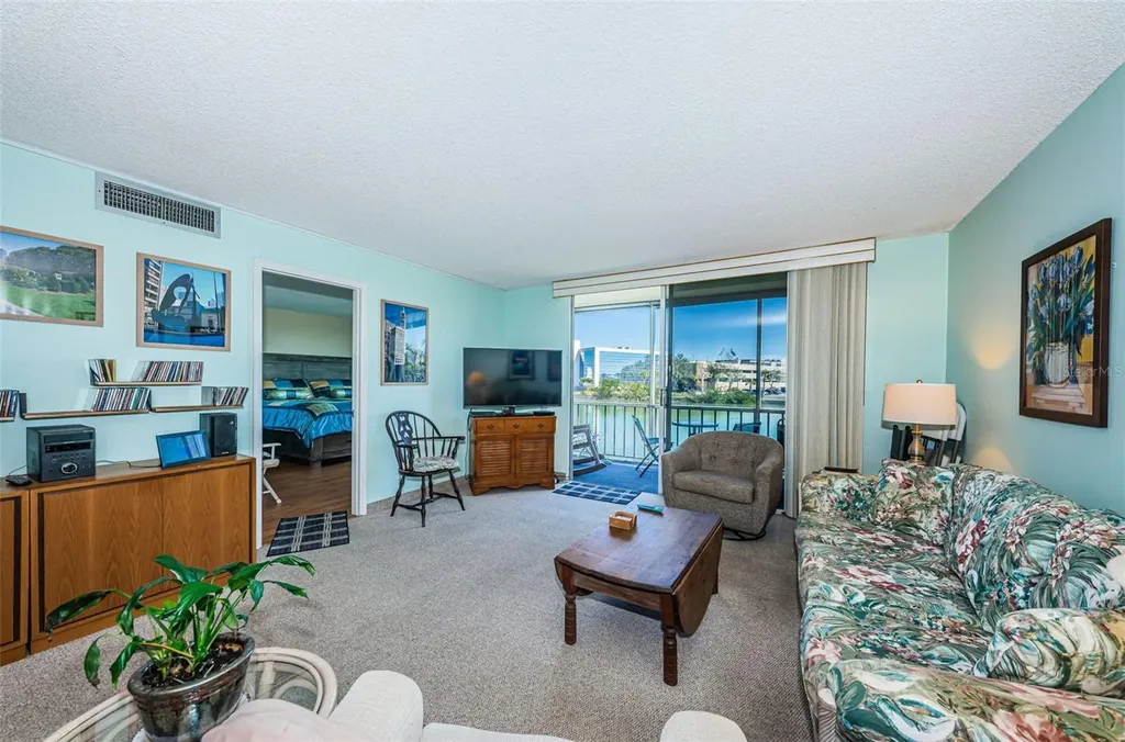 7405 Bay Island Drive S South Pasadena FL 33707