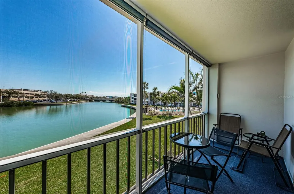 7405 Bay Island Drive S South Pasadena FL 33707