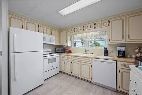 2100 Kings Highway Port Charlotte FL 33980