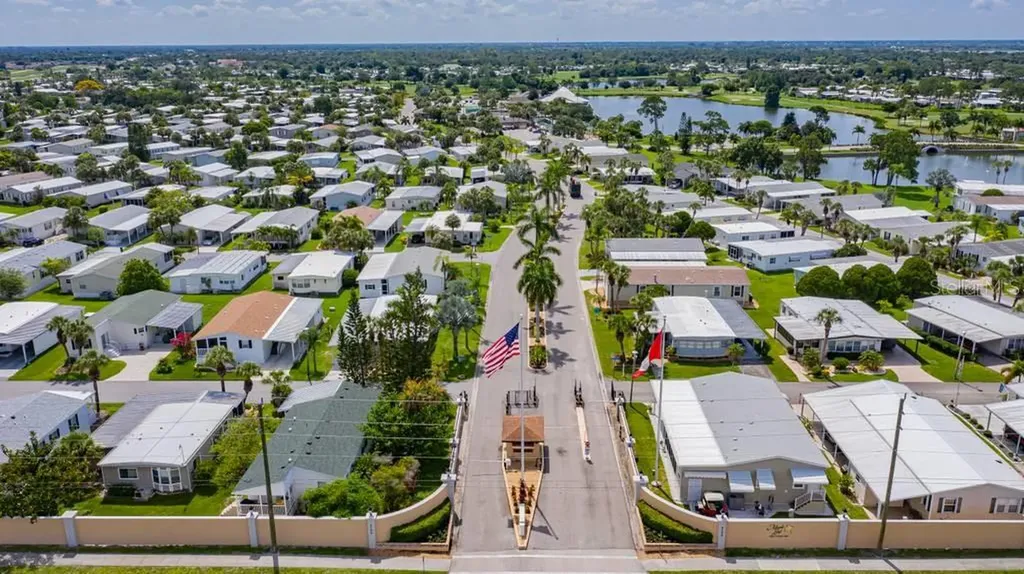 2100 Kings Highway Port Charlotte FL 33980