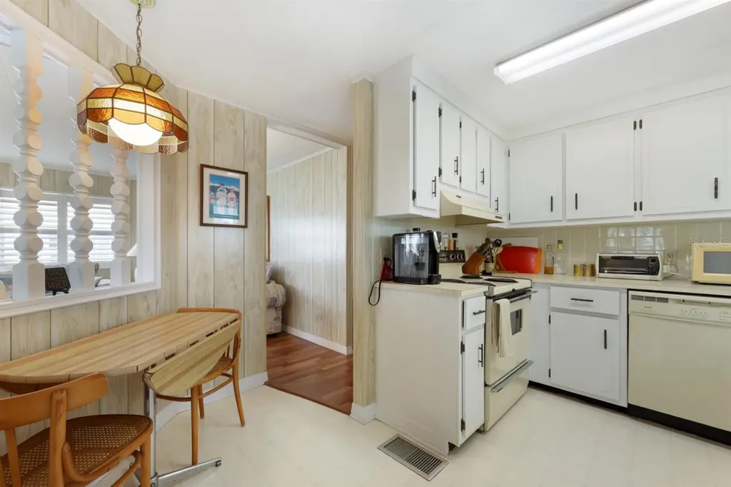 2100 Kings Highway Port Charlotte FL 33980