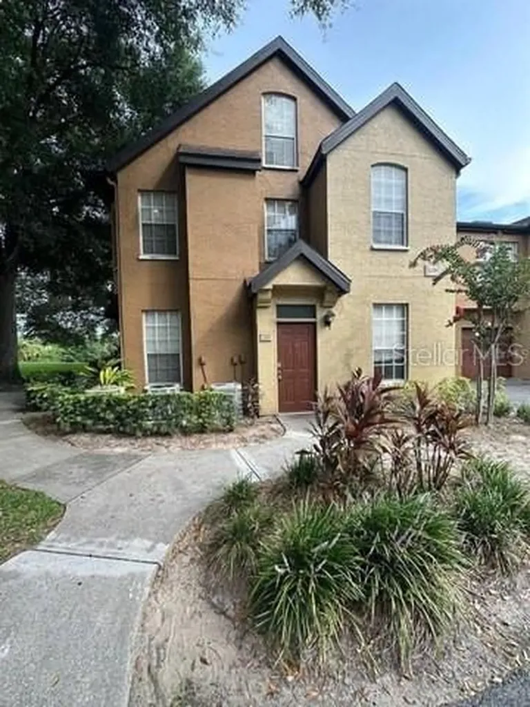 6368 Raleigh Street Orlando FL 32835