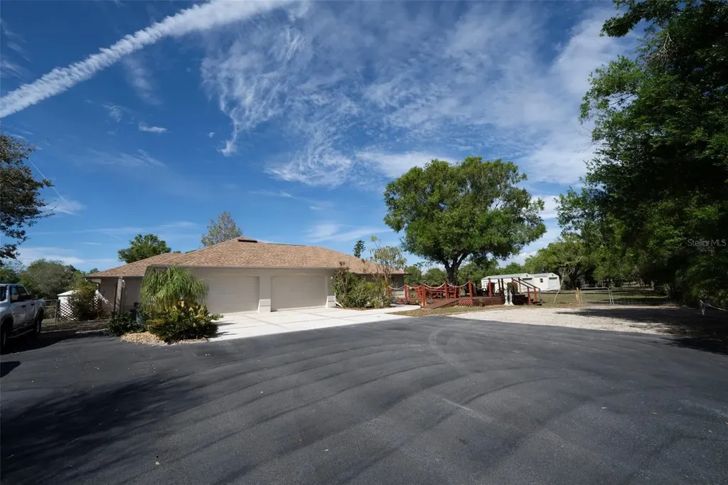 825 Robinhood Drive Punta Gorda FL 33982