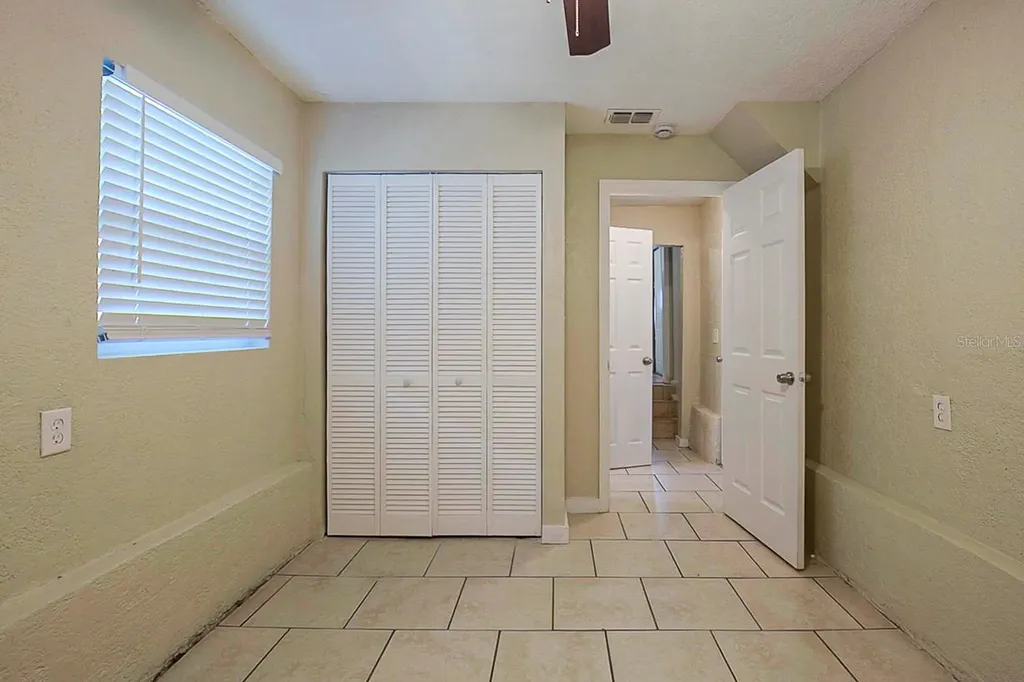 2011 10th Street S St Petersburg FL 33705