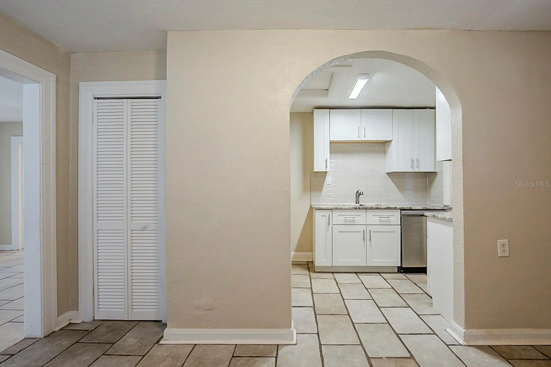 2011 10th Street S St Petersburg FL 33705