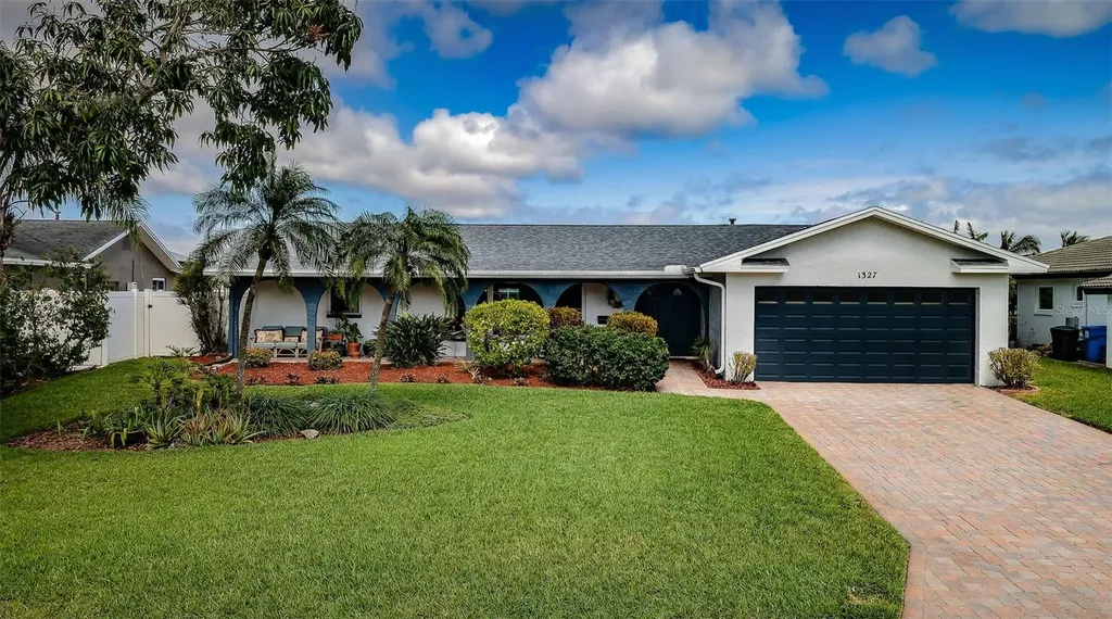 1327 51st Avenue NE St Petersburg FL 33703