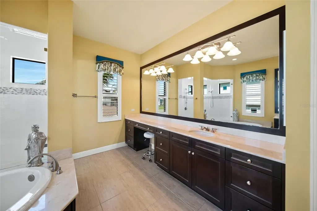 471 Bayshore Road Nokomis FL 34275