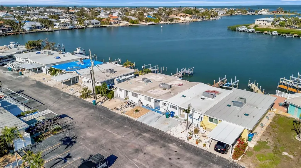 15 Seaside Court Holmes Beach FL 34217
