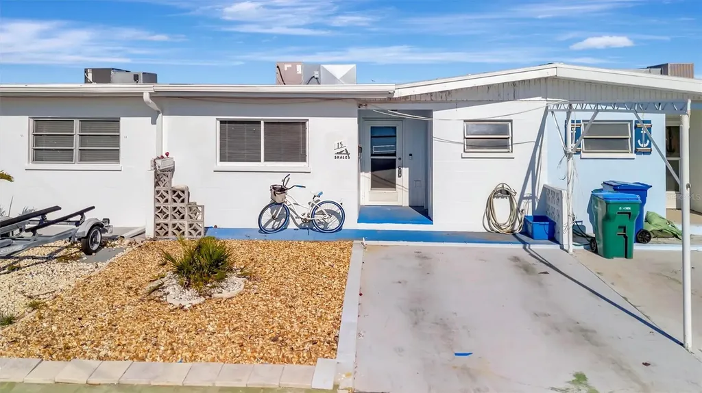 15 Seaside Court Holmes Beach FL 34217