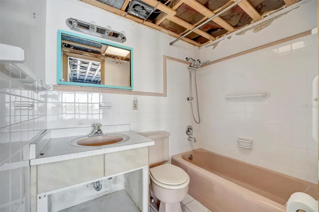 15 Seaside Court Holmes Beach FL 34217