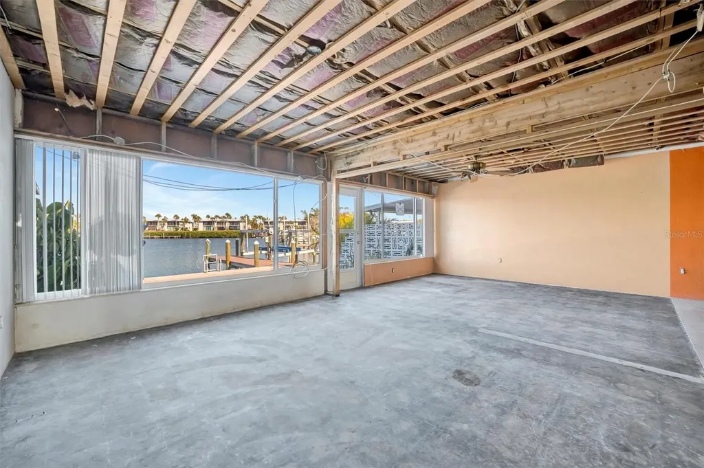 15 Seaside Court Holmes Beach FL 34217