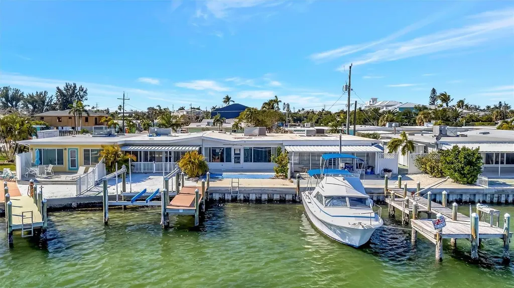 15 Seaside Court Holmes Beach FL 34217