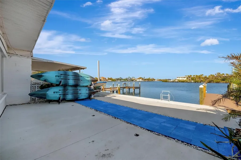 15 Seaside Court Holmes Beach FL 34217