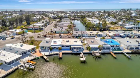 15 Seaside Court Holmes Beach FL 34217
