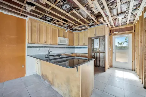 15 Seaside Court Holmes Beach FL 34217