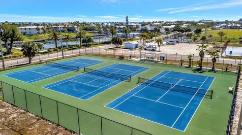 15 Seaside Court Holmes Beach FL 34217