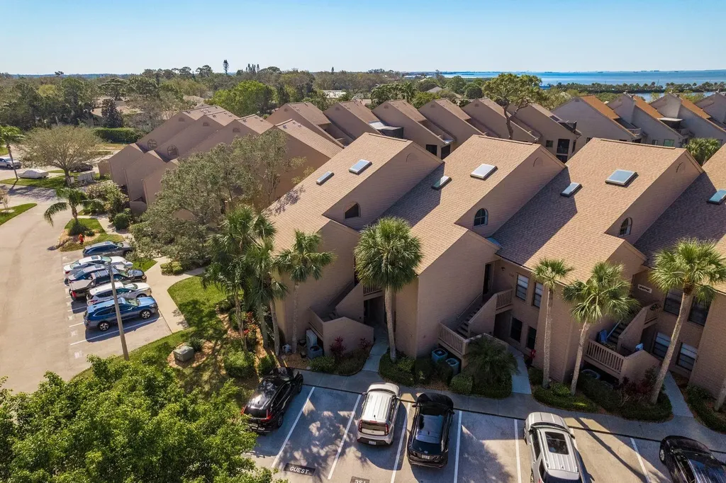 351 Windrush Loop Tarpon Springs FL 34689
