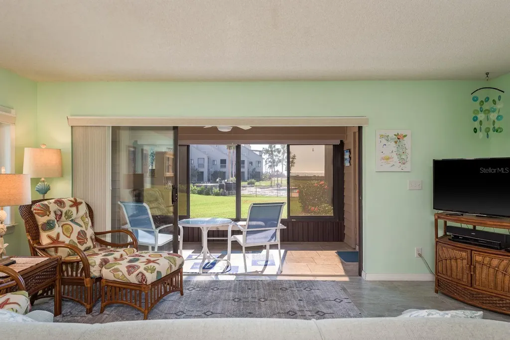 351 Windrush Loop Tarpon Springs FL 34689
