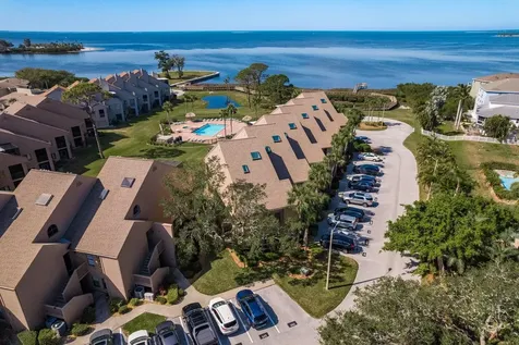 351 Windrush Loop Tarpon Springs FL 34689
