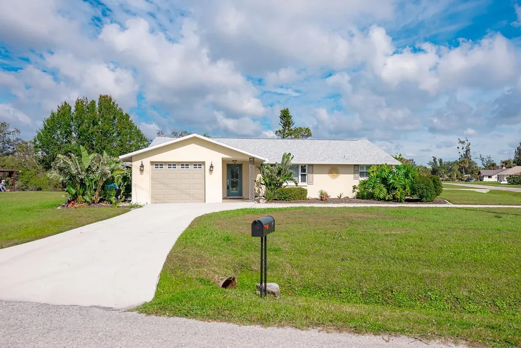 2545 Geneva Road Venice FL 34293