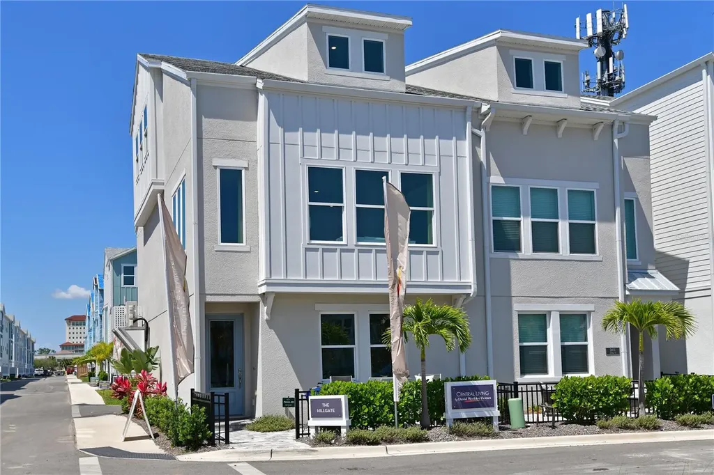 2401 Ezzell Court Sarasota FL 34237