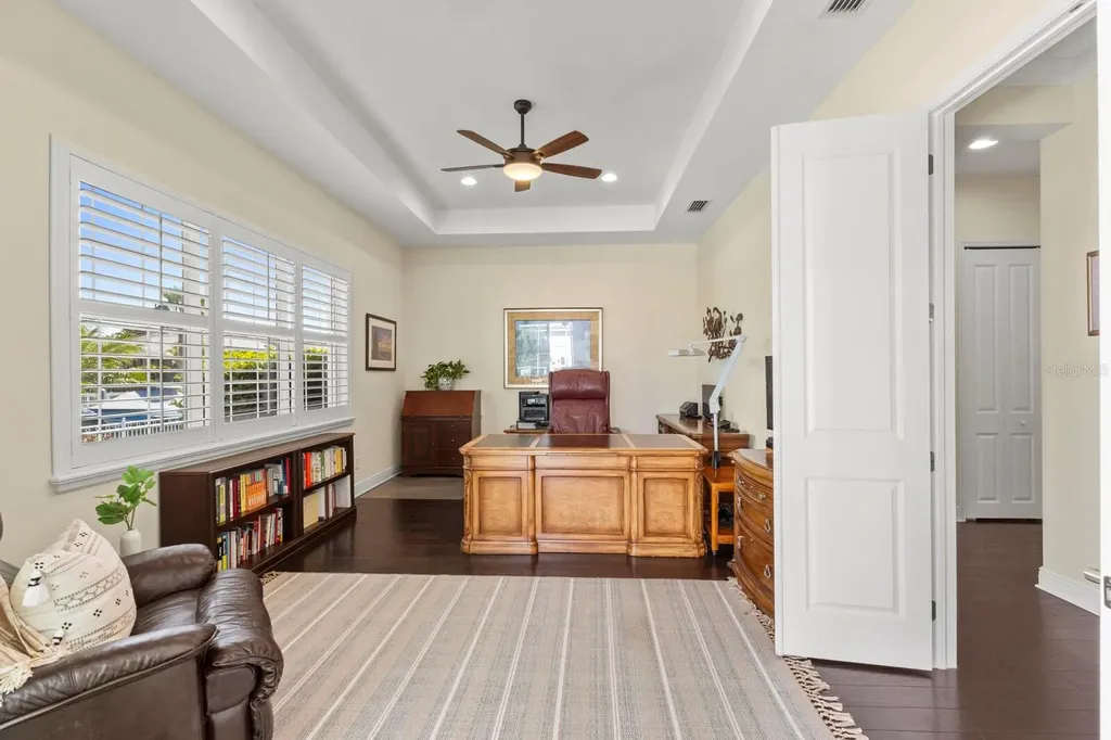 581 Mast Drive Bradenton FL 34208