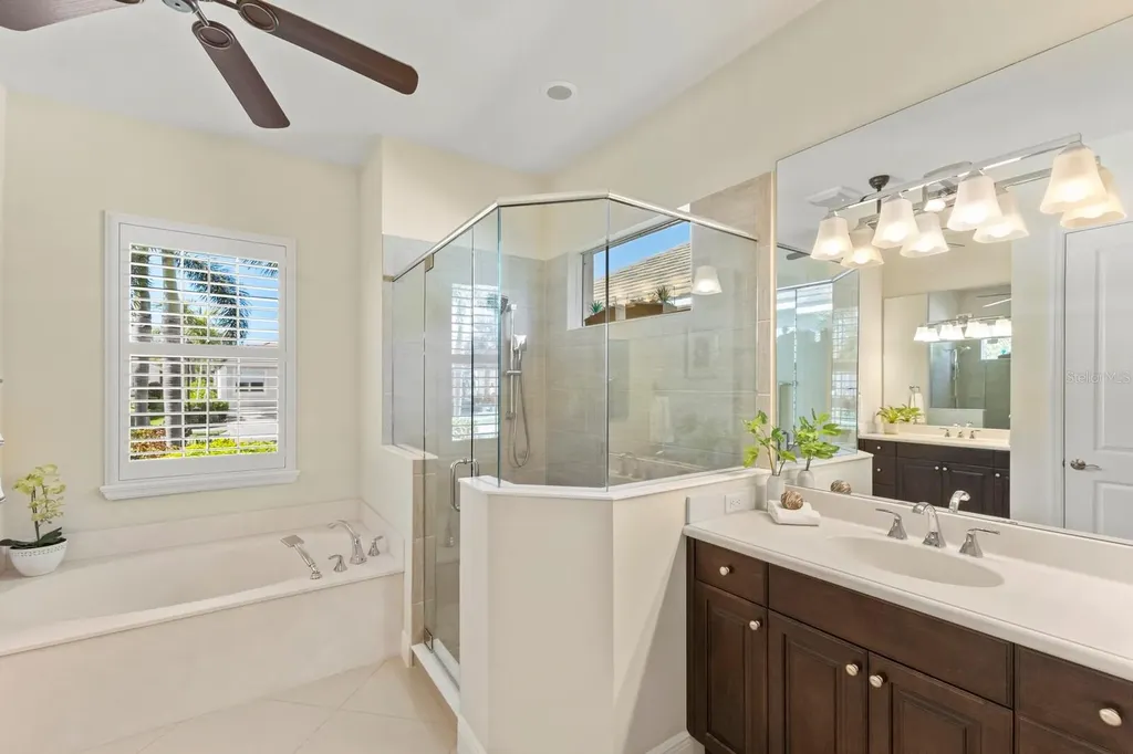581 Mast Drive Bradenton FL 34208