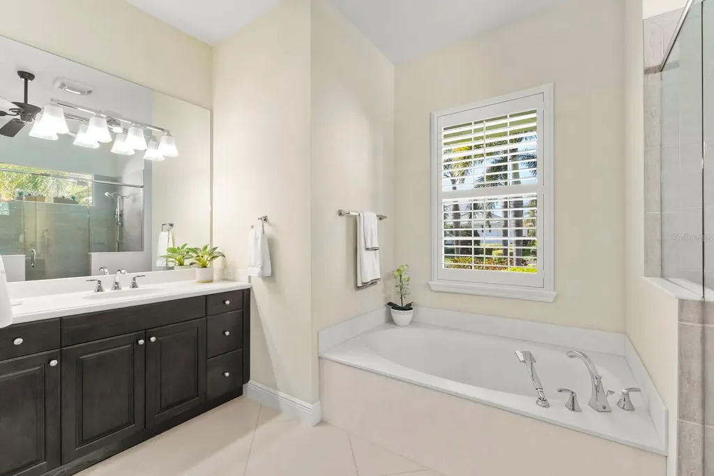 581 Mast Drive Bradenton FL 34208