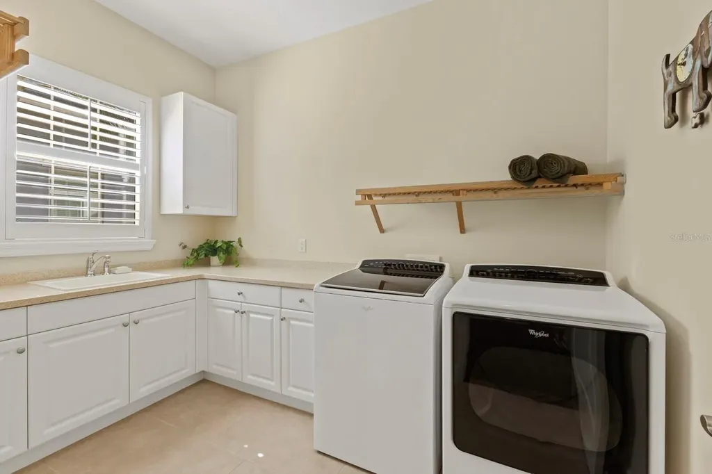 581 Mast Drive Bradenton FL 34208