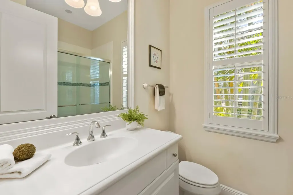581 Mast Drive Bradenton FL 34208