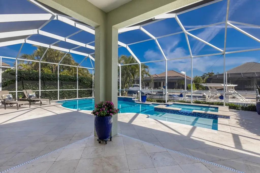 581 Mast Drive Bradenton FL 34208
