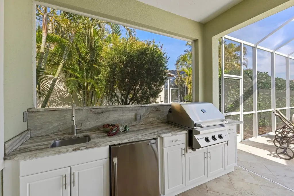 581 Mast Drive Bradenton FL 34208