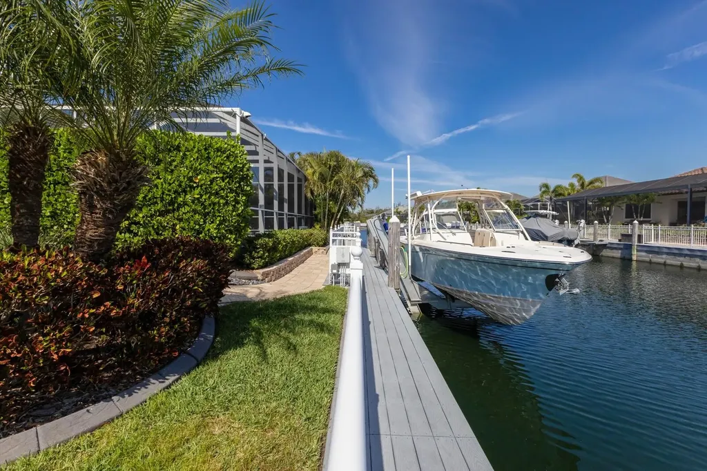 581 Mast Drive Bradenton FL 34208