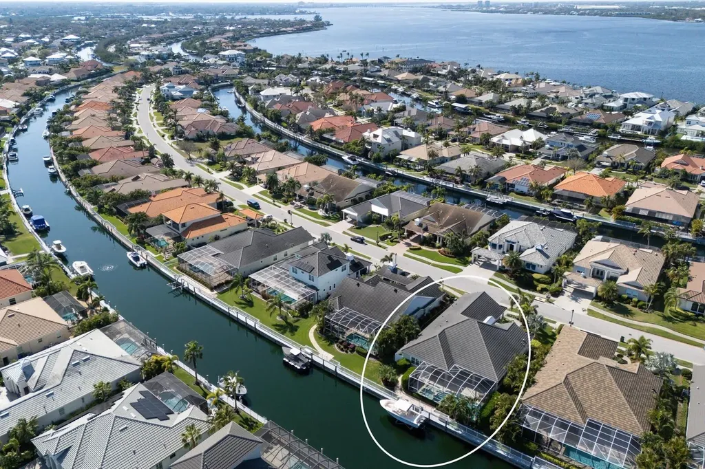 581 Mast Drive Bradenton FL 34208
