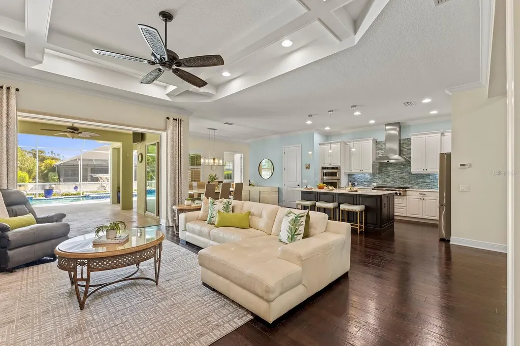581 Mast Drive Bradenton FL 34208