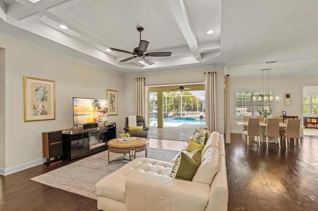 581 Mast Drive Bradenton FL 34208