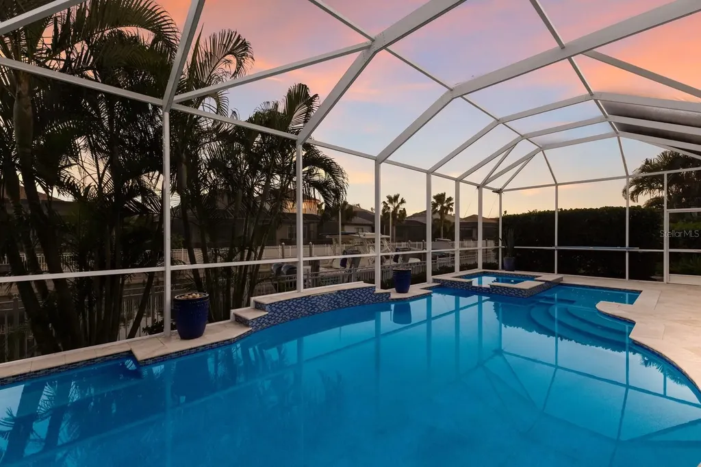 581 Mast Drive Bradenton FL 34208