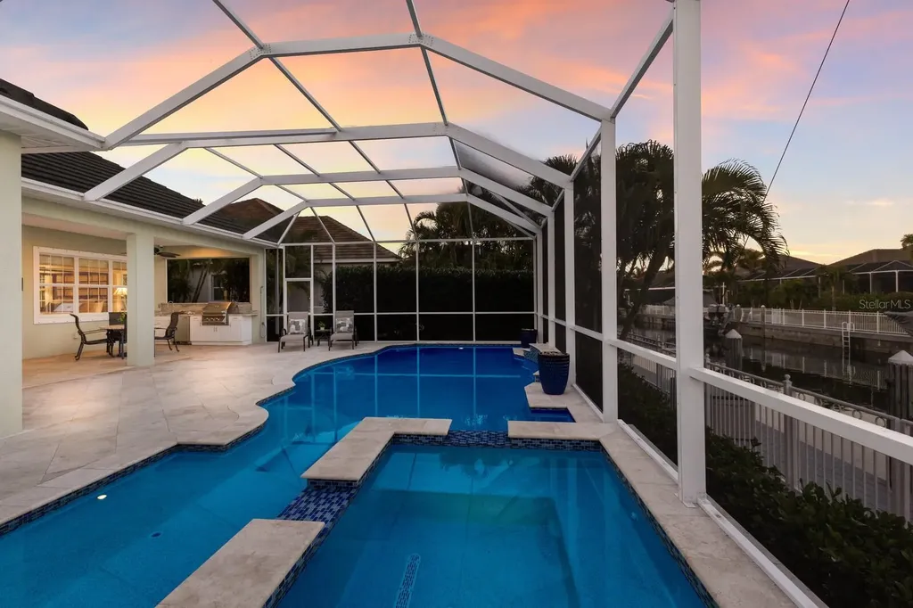 581 Mast Drive Bradenton FL 34208