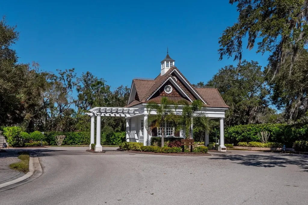 581 Mast Drive Bradenton FL 34208