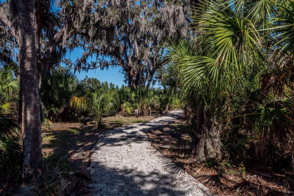 581 Mast Drive Bradenton FL 34208