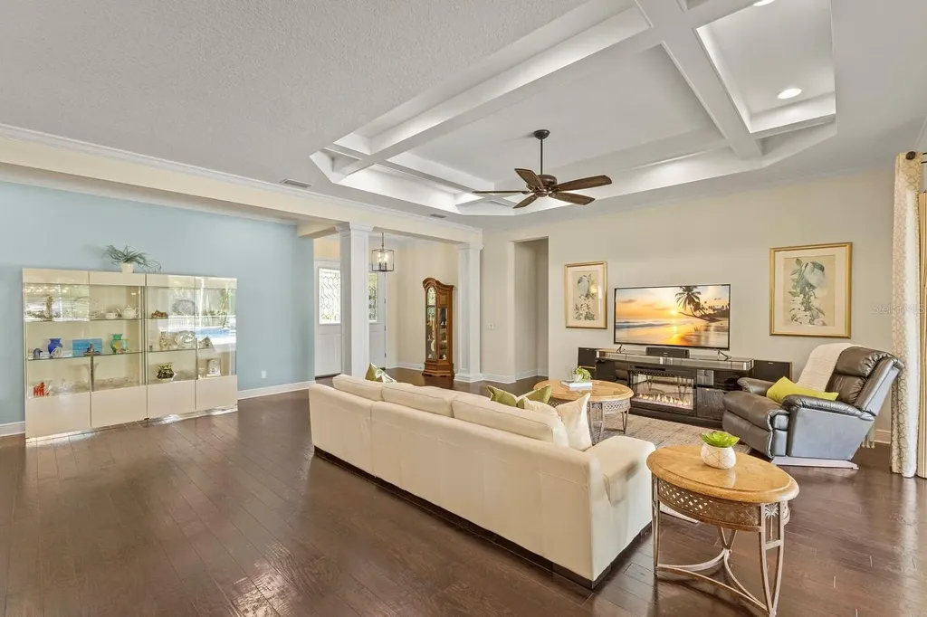 581 Mast Drive Bradenton FL 34208