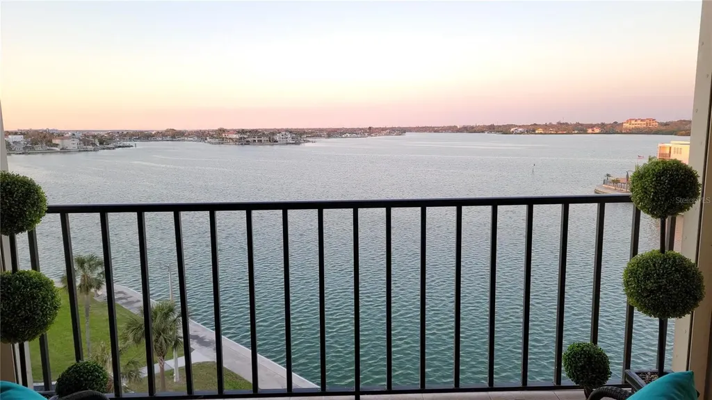 7700 Sun Island Drive S South Pasadena FL 33707